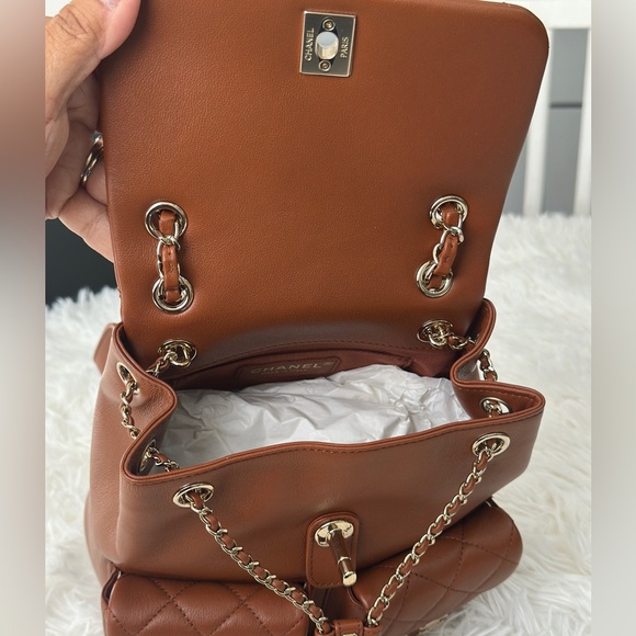 ❌ SOLD ❌ CHANEL 23A DUMA BACKPACK LIGHT BROWN CALFSKIN - Picture 8 of 12